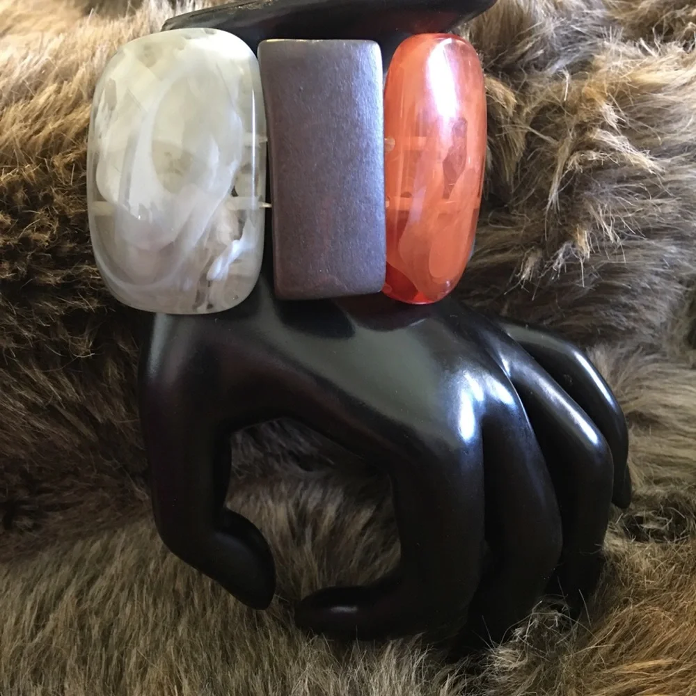 Chunky wood and resin stretch bracelet